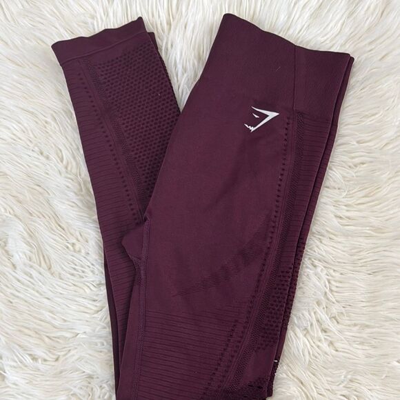 GYMSHARK Burgundy Leggings with Logo Size Medium - Picture 1 of 6